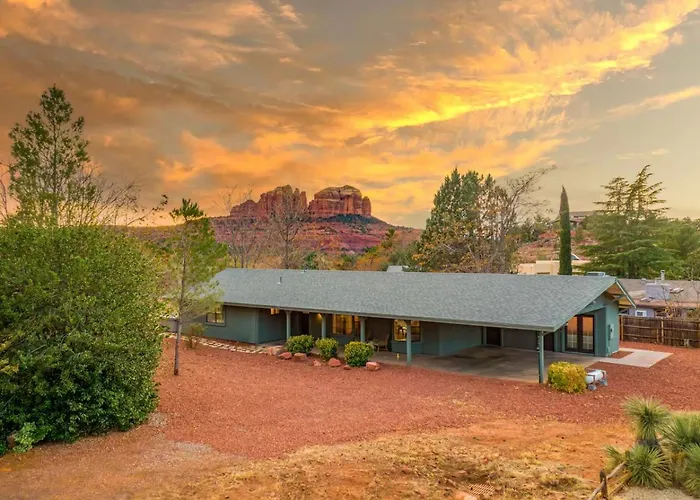 Chapel Escape With Private Hot Tub And Views *